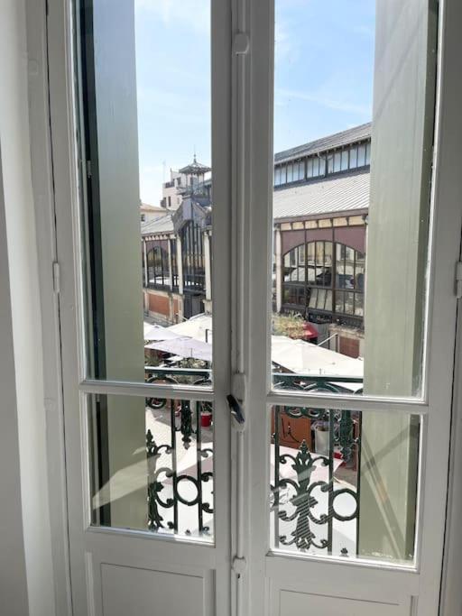 Vue Sur La Place Des Halles, Art Apparts Béziers Extérieur photo
