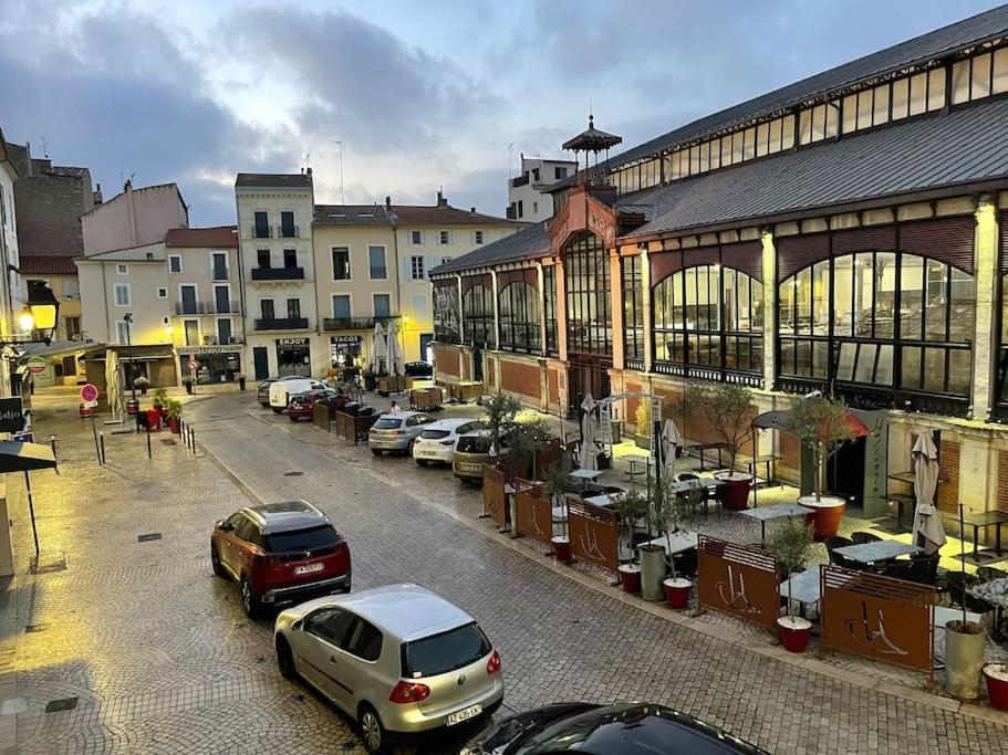 Vue Sur La Place Des Halles, Art Apparts Béziers Extérieur photo